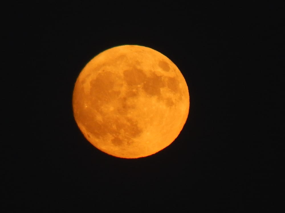 What Does it Mean When the Moon is Orange? (5 Spiritual Meanings)