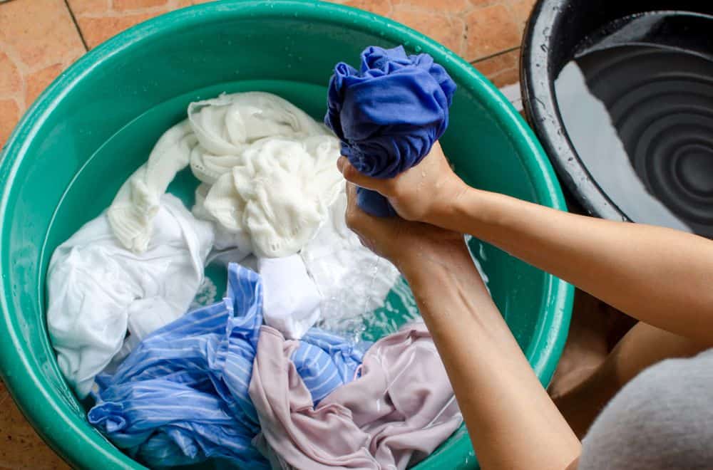 Dream of Washing Clothes (9 Spiritual Meanings)